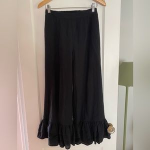 Anthropologie Black wide leg crop with flutter cuffs size XS
